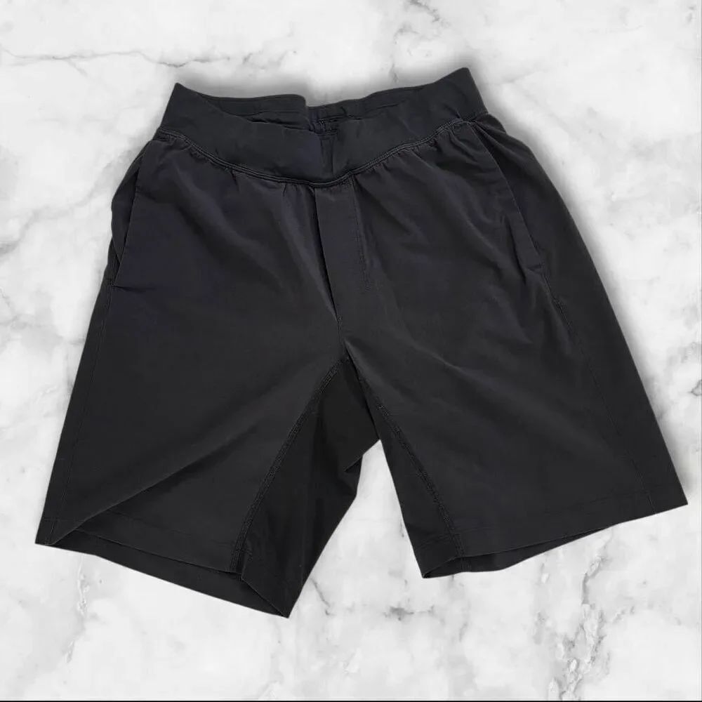 Lululemon Mens Black T.H.E. Size Medium Shorts